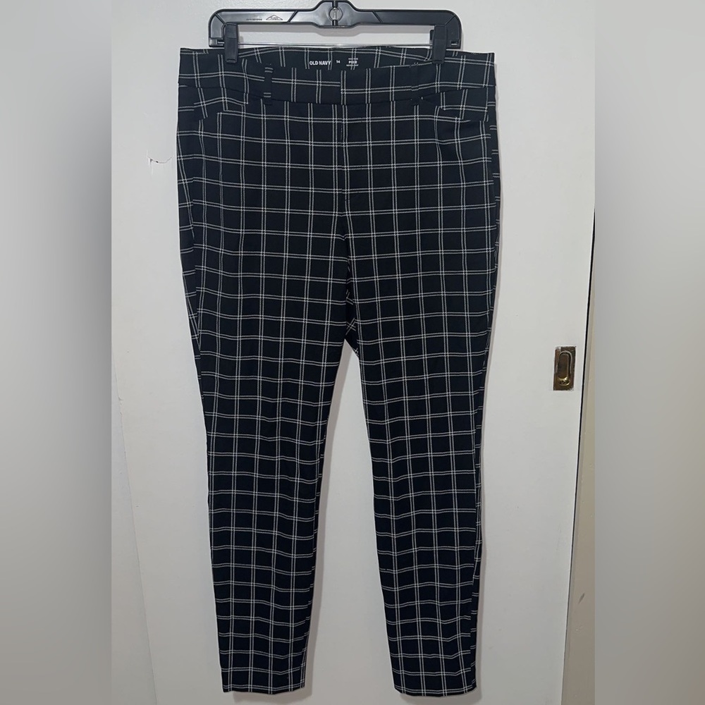 Old Navy High-Rise Pixie Never Fade Dress Pants Size 14